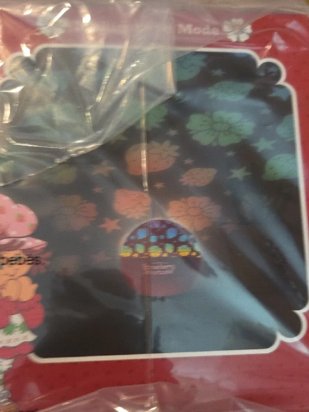 Strawberry Blossom LED Projector Light - Red NWOT